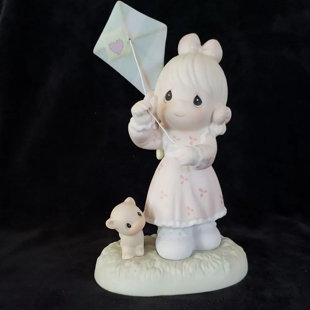 Vintage Precious Moments "Sending My Love Your Way" Figurine #528609 (1994)